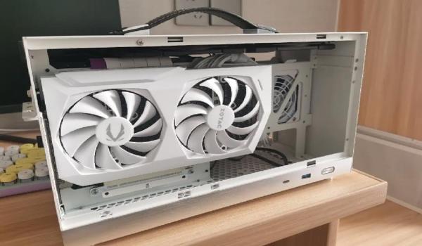 绝地求生主机辅助器怎么用